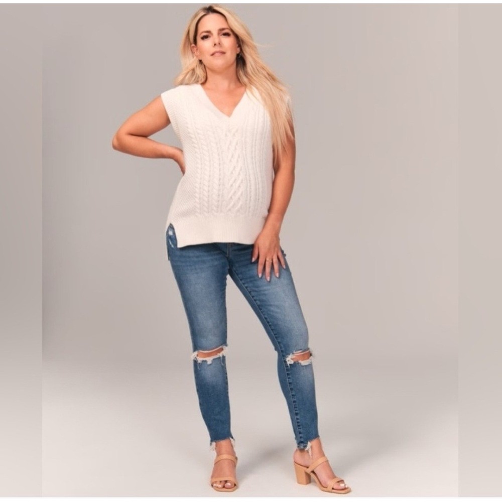 Abercrombie & Fitch Blue Cropped Jeans